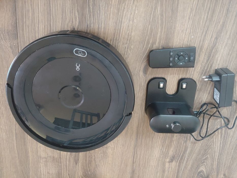 Robot sprzątająct odkurzacz Menuett