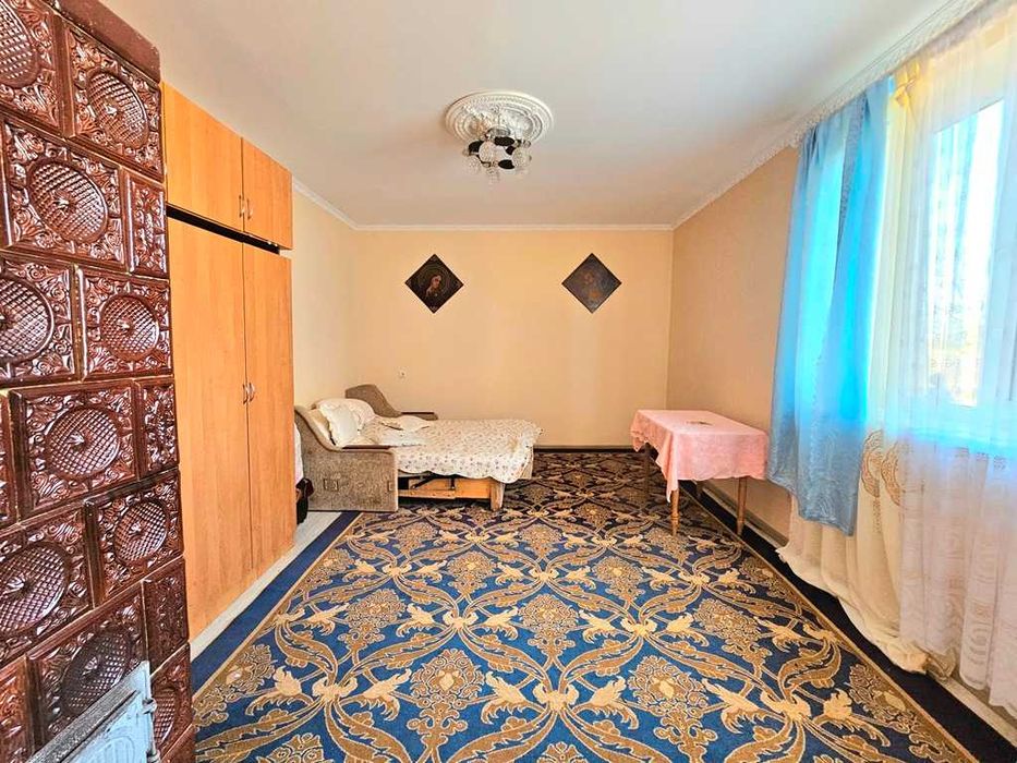 Продається добротний цегляний будинок...