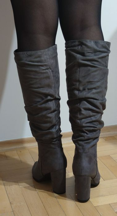 Eleganckie kozaki na słupku R. 39