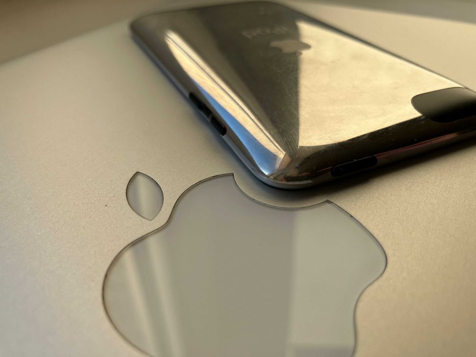 Apple iPod touch 2-gen \ ЦАП Wolfson \ АКБ  25 год.музики