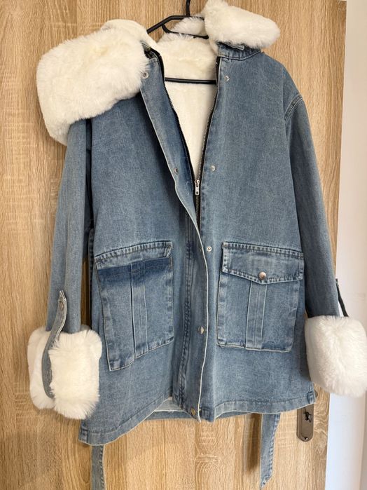 Kurtka jeansowa z futerkiem . Oversize
