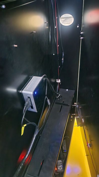 Mopi com ecrã touch LG