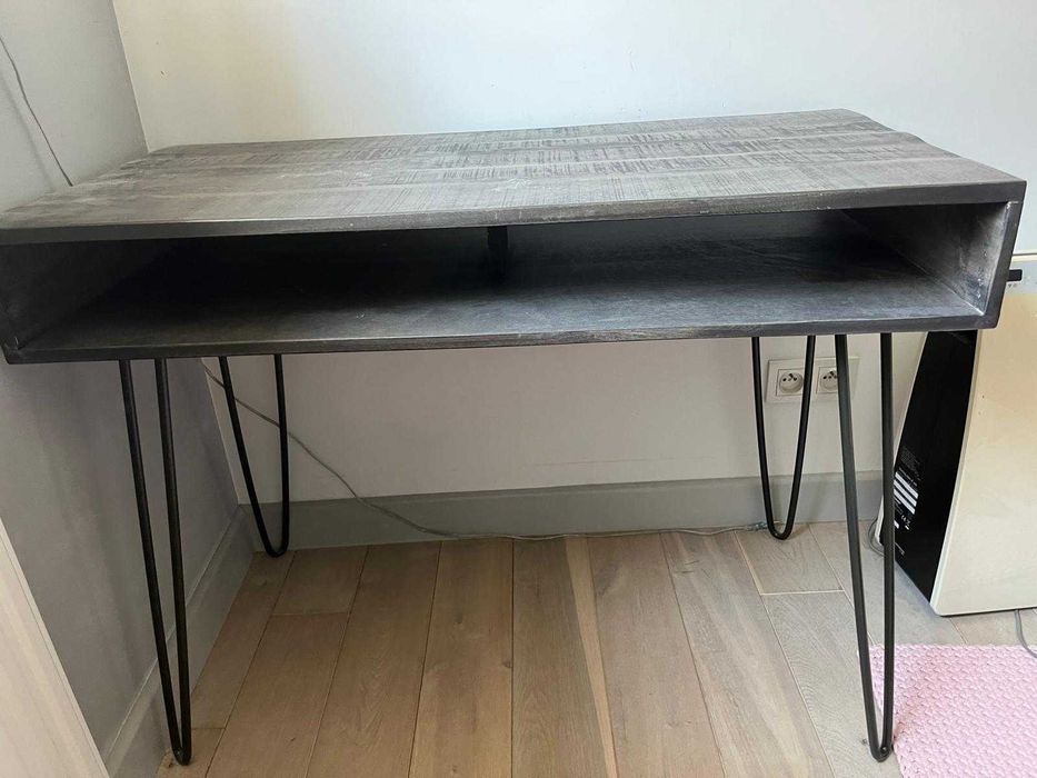 Biurko w stylu industrialnym