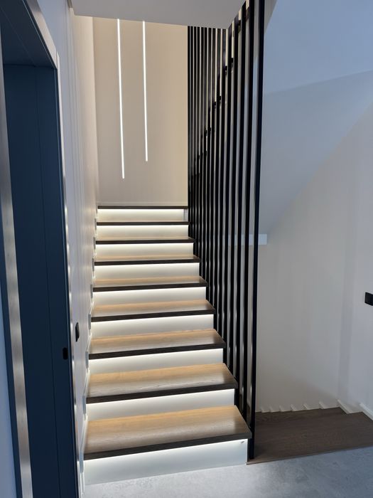 Дерев‘яні сходи.