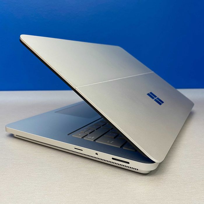 Microsoft Surface Laptop Studio 2 – 14" (i7-13700H/16GB/512GB/RTX 4050)64354254991107124