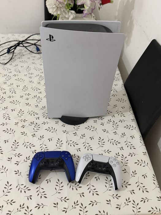 Ps 5 em otimo estado com dois comandos