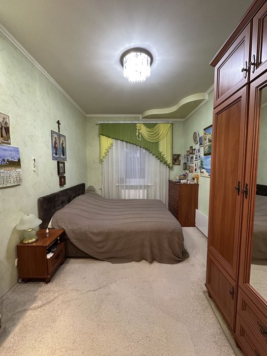 Продаж будинку на Стратосверній