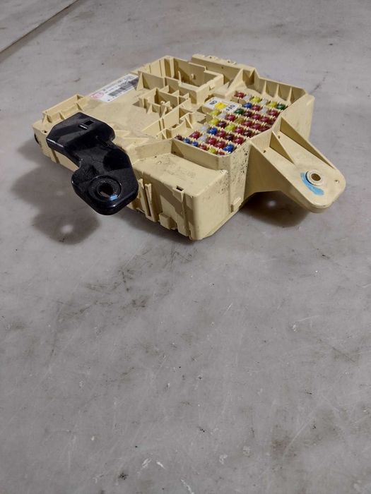 Hyundai Sonata 15-17 Блок предохранителей подторпедный / Соната