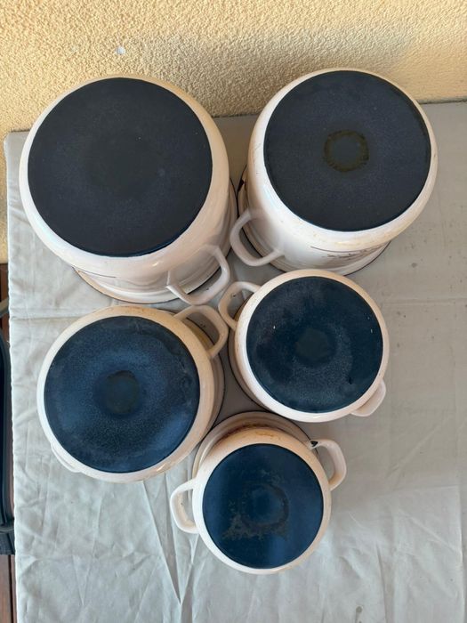 Emaliowane zestaw garnkow