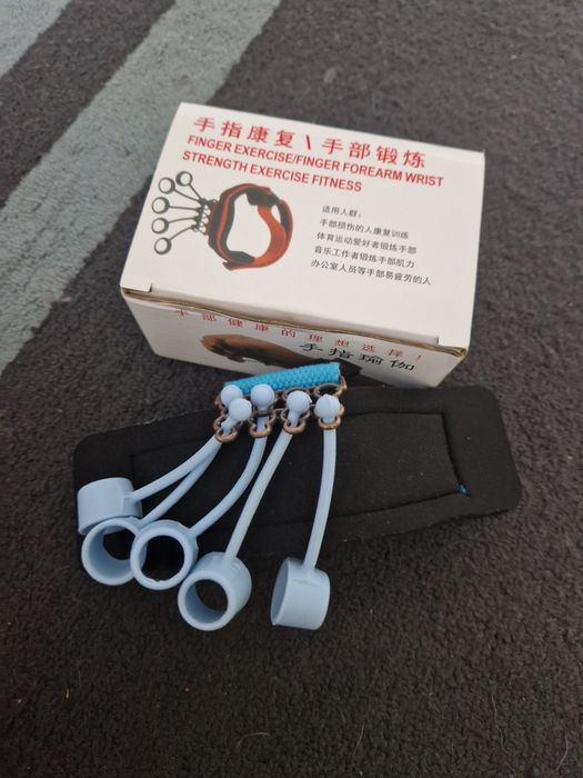 Wzmacniacz dłoni i palców