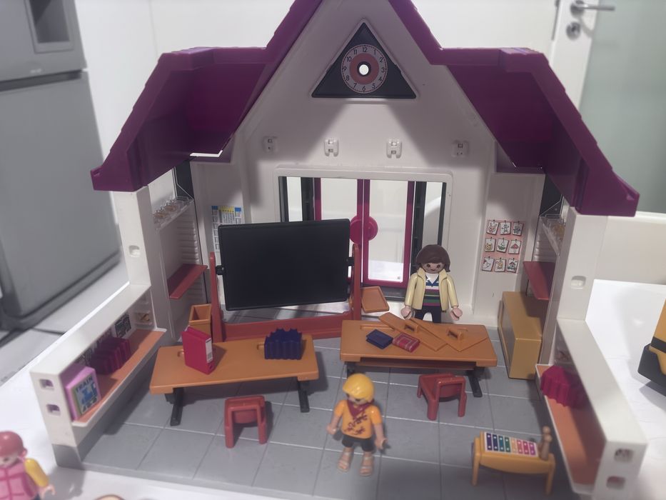 Lote Playmobil Escola + Autocarro Escolar + Parque
