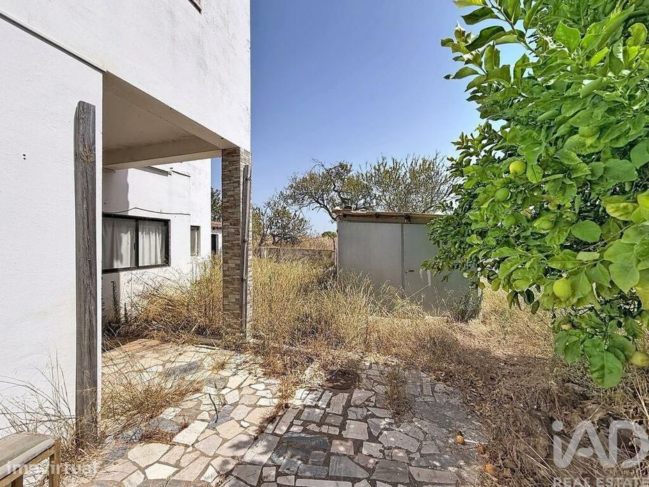 Casa / Villa T4 em Mexilhoeira Grande de 126 m2