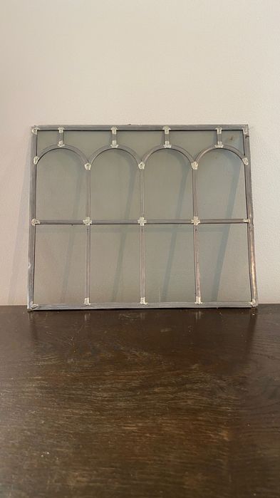 Dekoracyjna szyba witrażowa w stylu gotyckim – ręcznie robiona