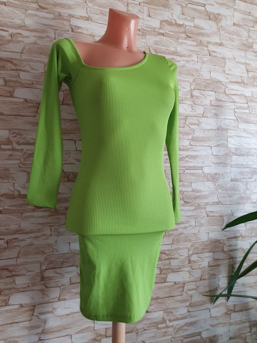 Nowa jasnozielona sukienka prążkowana obcisła wycięcie Sinsay S