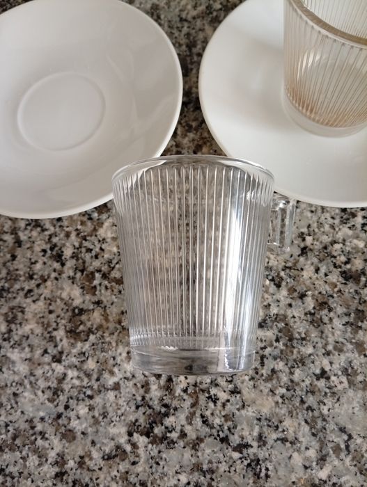 Conjunto 4 chávenas e pires de café