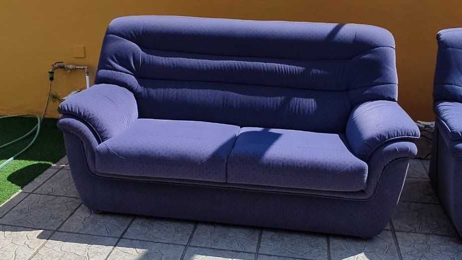Conjunto Sofás 2+2+1 em bom estado