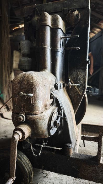 CUBAS EM INOX + Motores de rega + Diversos equipamentos agrícolas