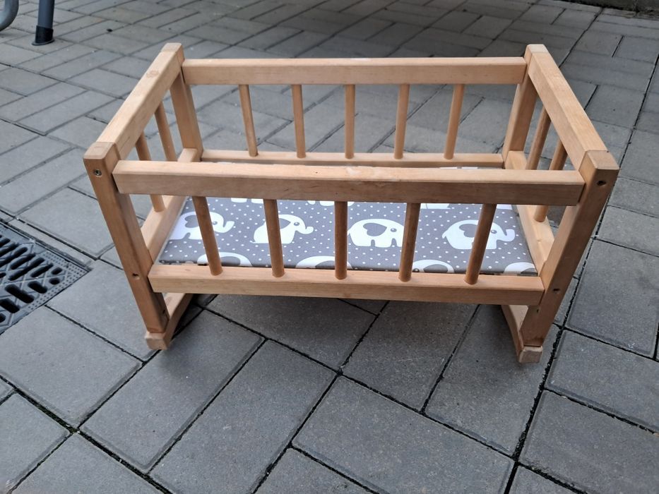 Кроватка для пупсів