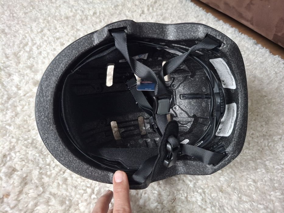 Kask Abus orzeszek r. M