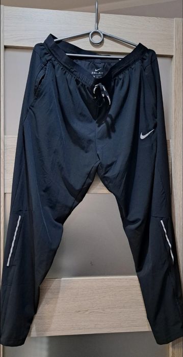 Czarne Joggersy spodnie dresowe Nike Running XL