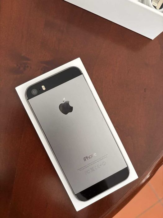 iPhone 5S Como NOVO na Caixa Bateria NOVA