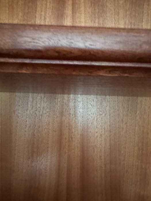 Wnęka z litego drewna meranti