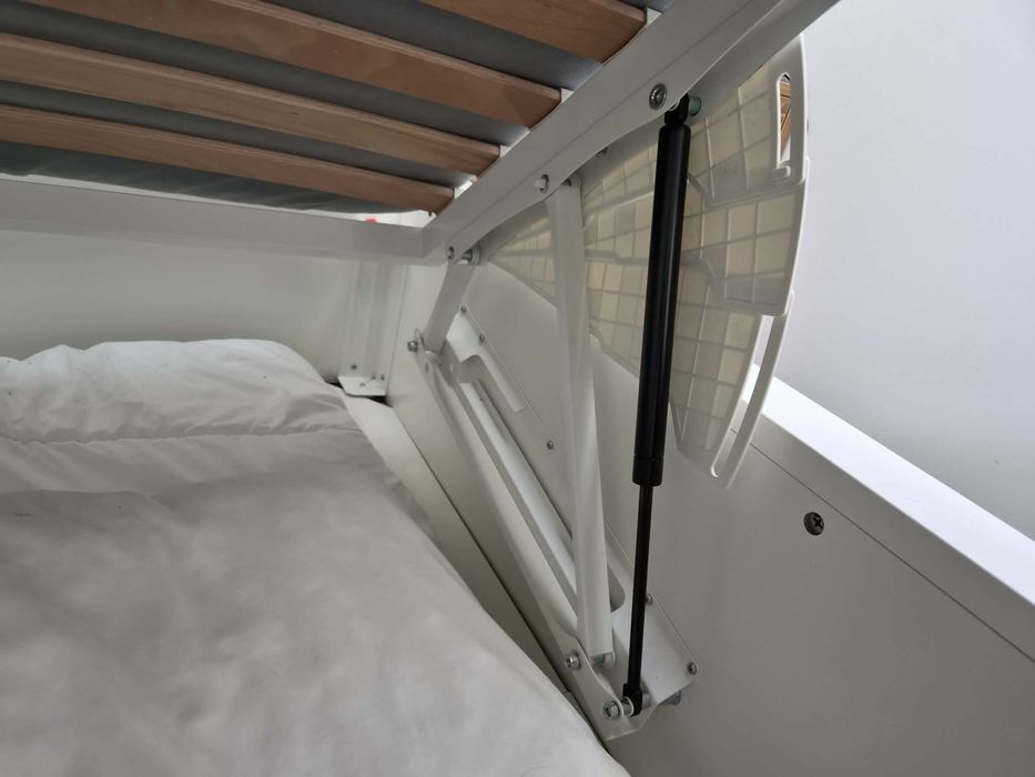 Łóżko Ikea Malm + 2 materace Ikea Akrehamn