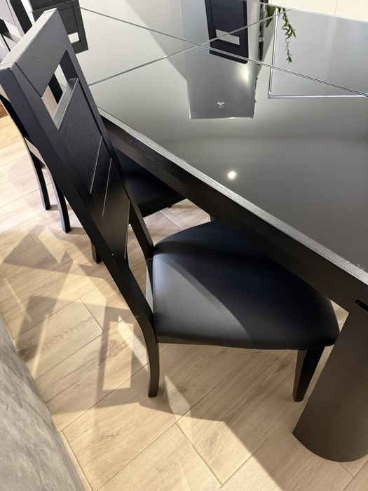 Mesa de Madeira de carvalho Maciça pintada a preto com tampo de vidro, extensível