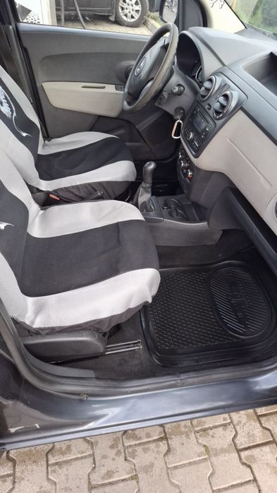 dacia dokker możliwość dodatkowych siedzeń