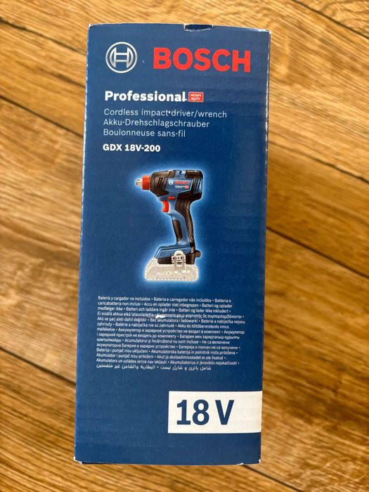 Nowa Akumulatorowa wkrętarka/klucz udarowy Bosch GDX 18V-200