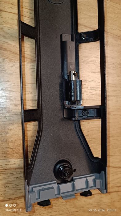 Bezel Dell Panel przedni z kluczykiem