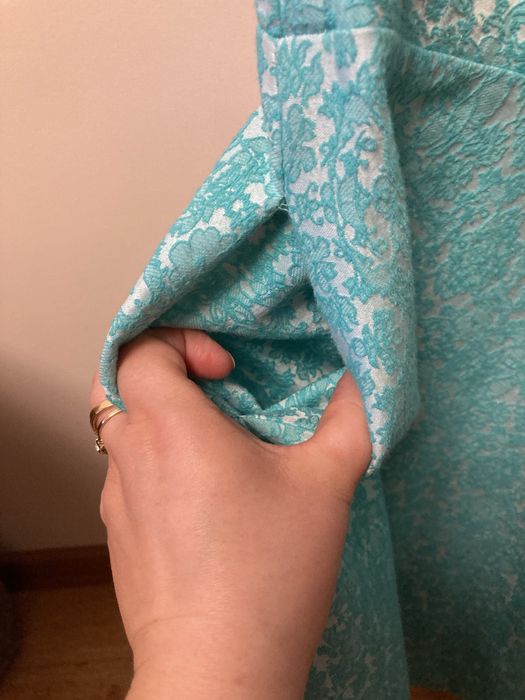 Sukienka mietowa turkusowa wyszywany wzor