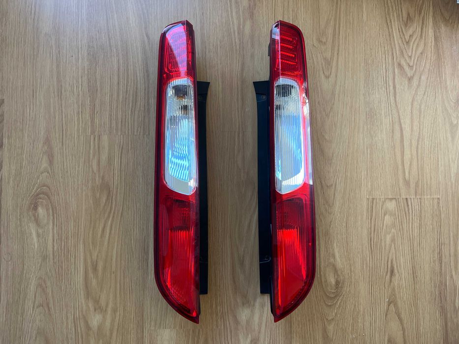 Farolins Originais Ford Focus II 3/5P 04-08