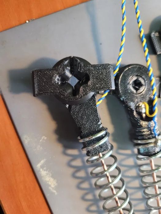 Вуса на дрони ( замикачі )