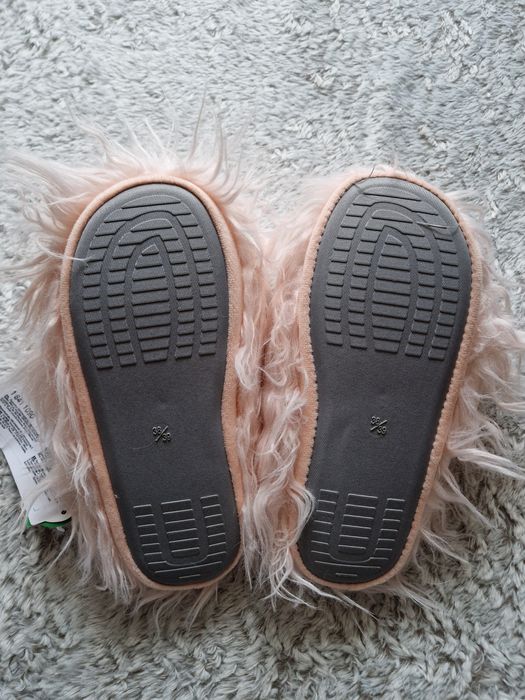 Nowe kapcie ciapy obuwie domowe