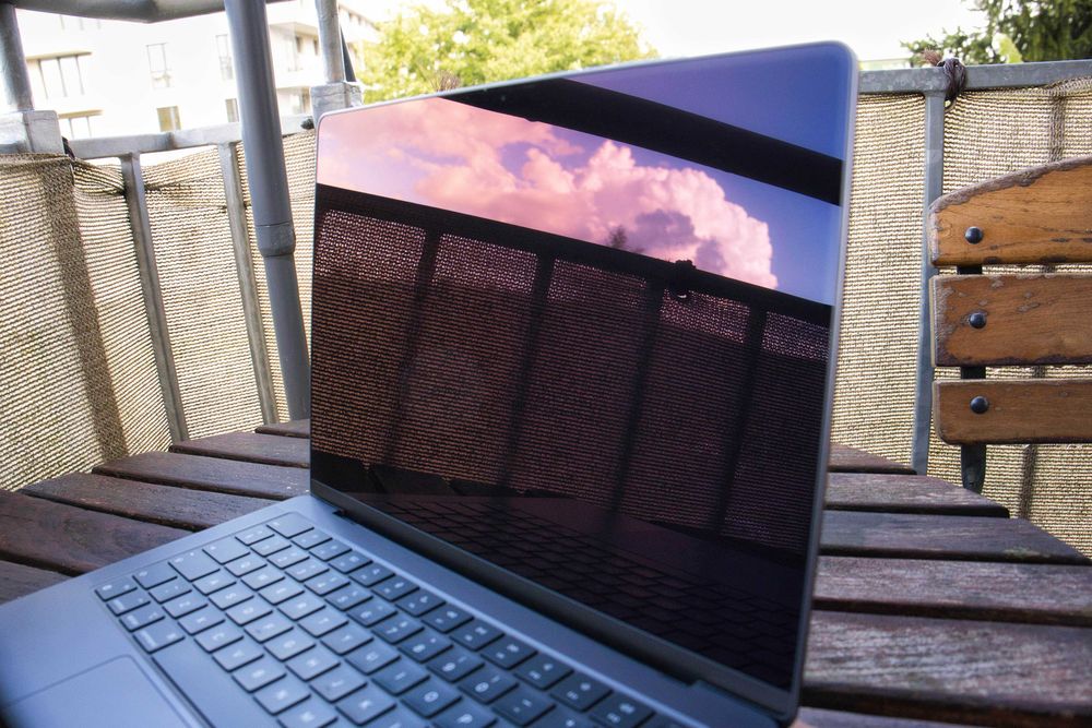 MacBook 14 M3 PRO 12CPU, 18GPU, 18GB, 1TB - stan idealny.