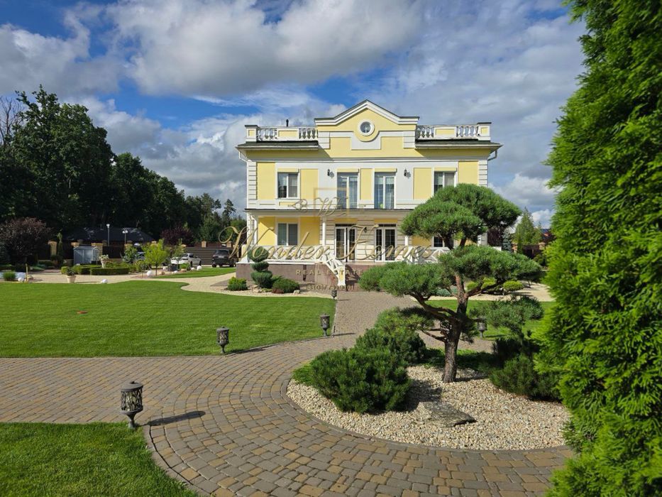 Без % Продаж будинку 545 м2  7 спален є річка та ліс КМ Ясний Хутір