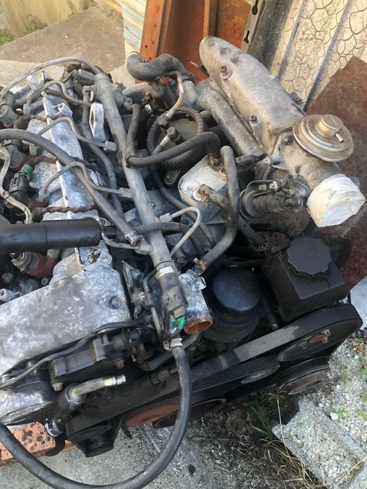 Vendo Mercedes W202 - Motor completo com caixa de velocidades, alternador e motor de arranque.