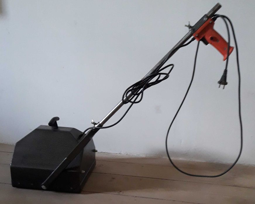 Виброплита (трамбовщик) электрическая с двумя децентриками.