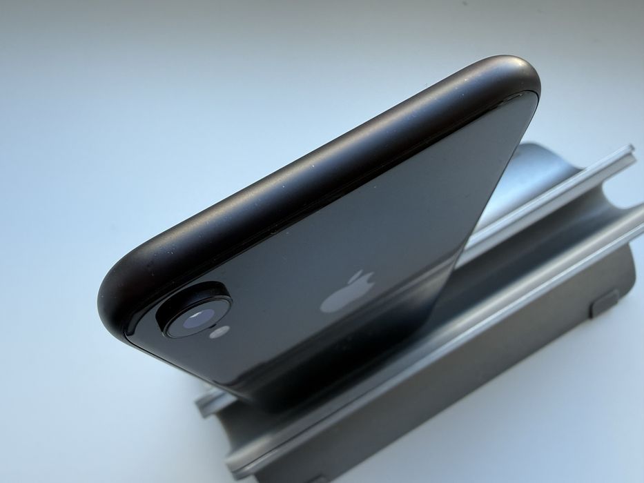 Apple iPhone XR 64gb Black Neverlock 84%