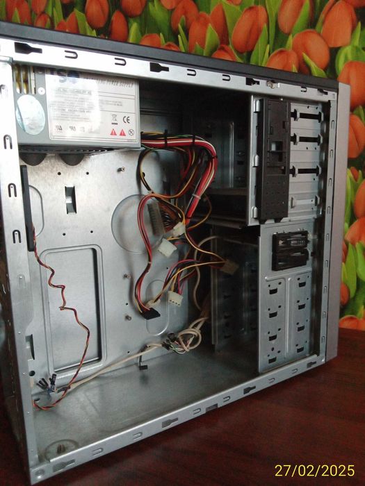 Корпус компьютерный с блоком питания