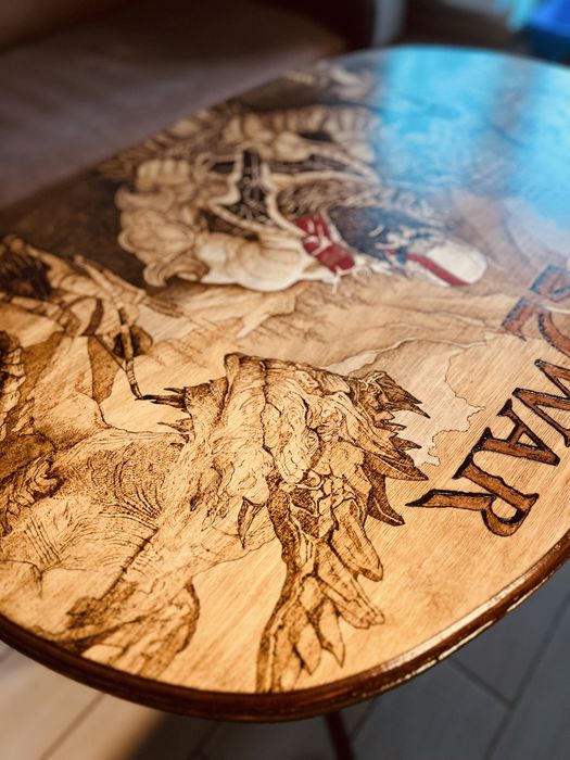 Стіл “God of War” ручна робота, гравіровка випалювання по дереву