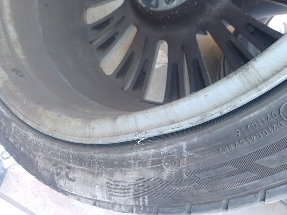 44 - Jantes Jaguar XF 245/40R19 com pneus 5*108 original