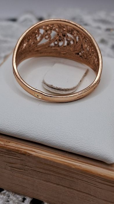 Золота каблучка 583