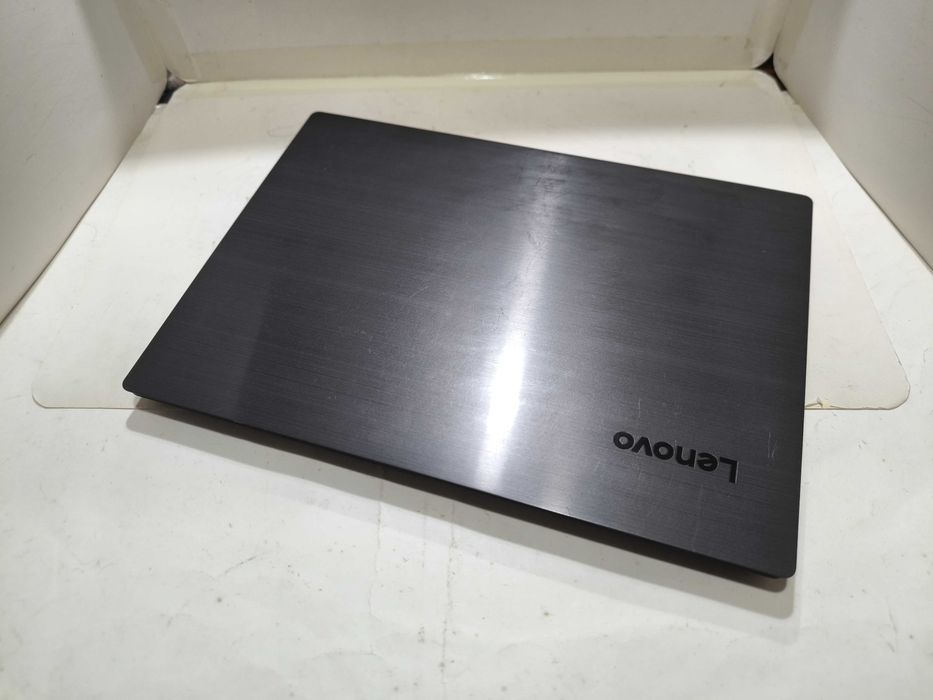 Lenovo V330 i5 256GB ssd 8GB ram FullHD