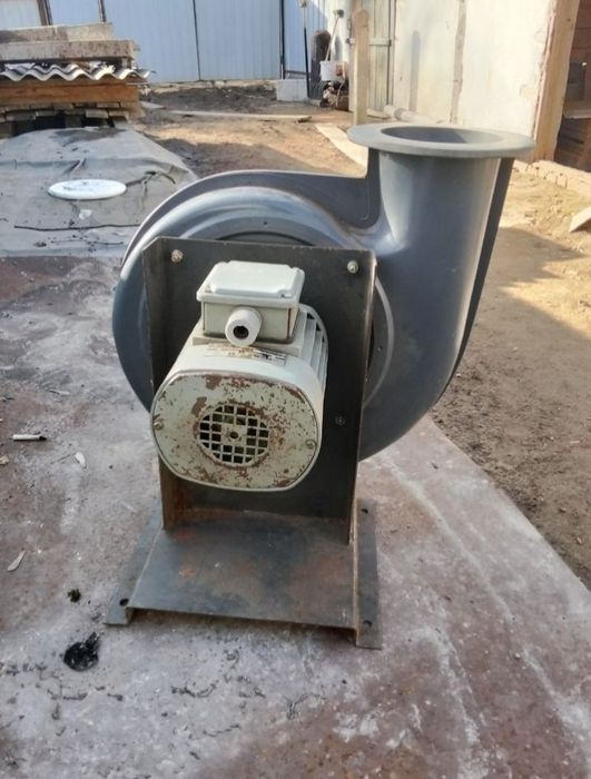 Продам улітку  витяжка