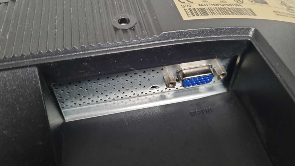 Монітор Samsung SyncMaster 720N 17" б/в з кабелями