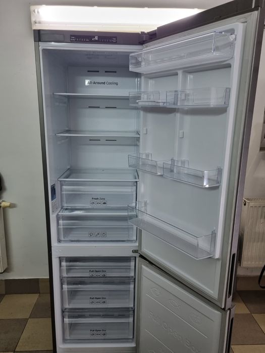 Lodówka Samsung RB37J5000SA