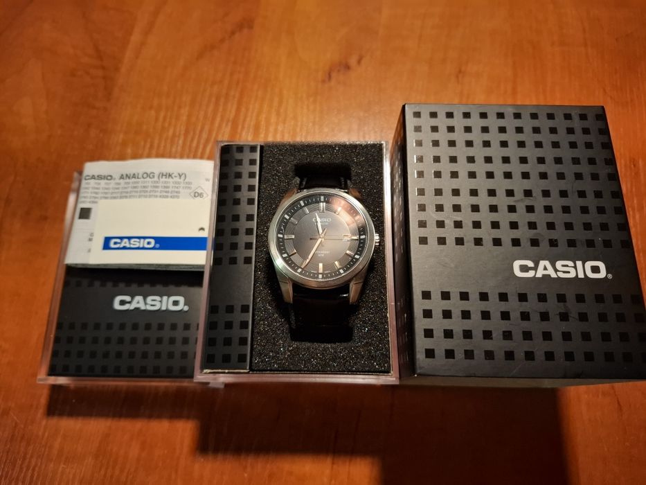 Годинник Casio BEM-116L-AVEF