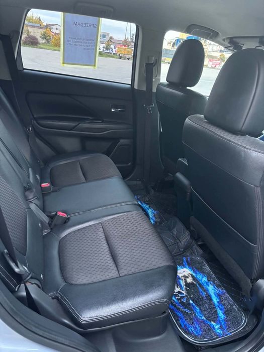 Mitsubishi Outlander 3